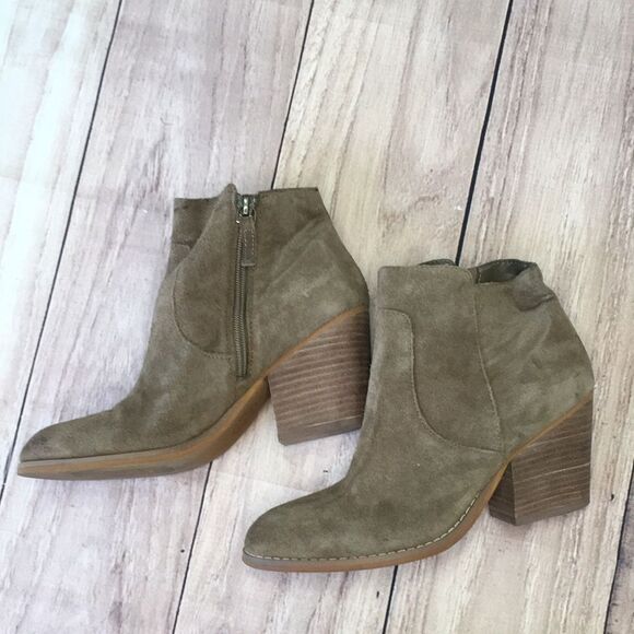 T&B Taupe Leather Block Heel Zip Ankle booties - Picture 4 of 10